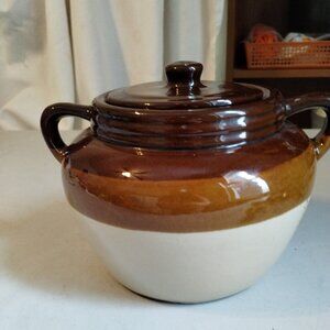 Ceramic bowl with lid